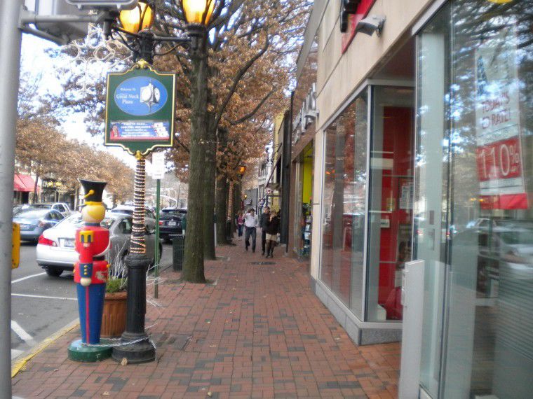 Holiday shopping promotion takes off in Great Neck Plaza