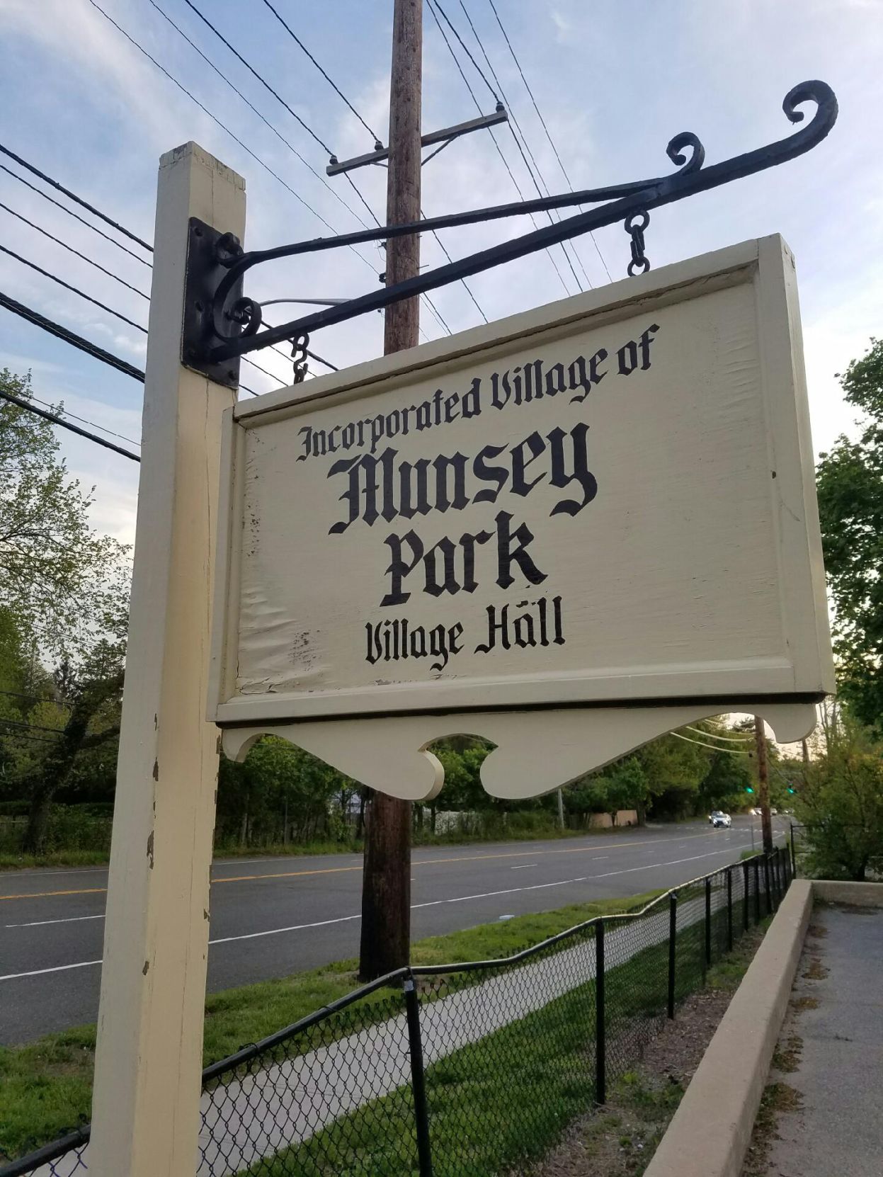 Munsey Park hikes taxes 2% to pay for roadwork