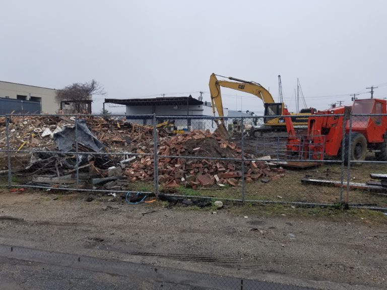 Dejana demolishes property on Manhasset Isle
