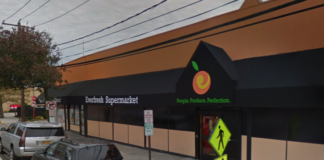 The facade of Everfresh on Middle Neck Road in Great Neck, as seen here in November 2017, will be the subject of renovations. (Photo from Google Maps)