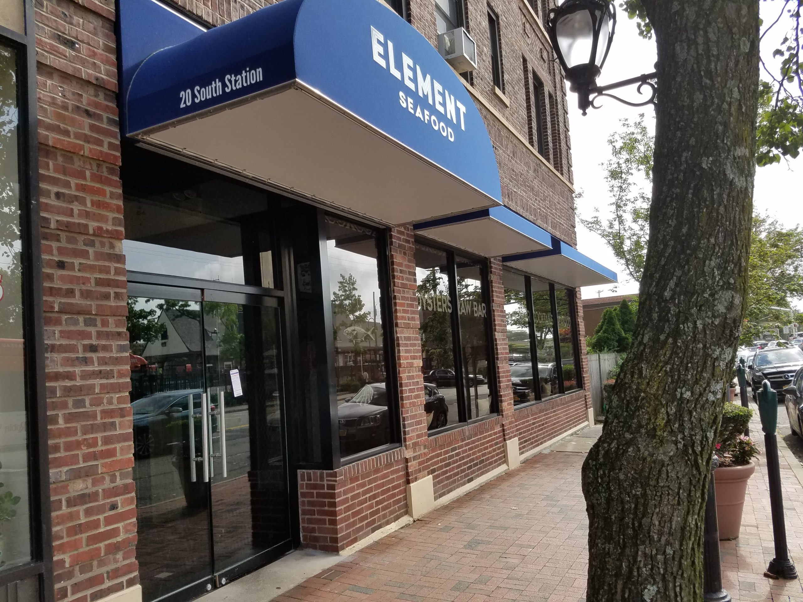 Element Seafood in Great Neck Plaza is no more. (Photo by Janelle Clausen)