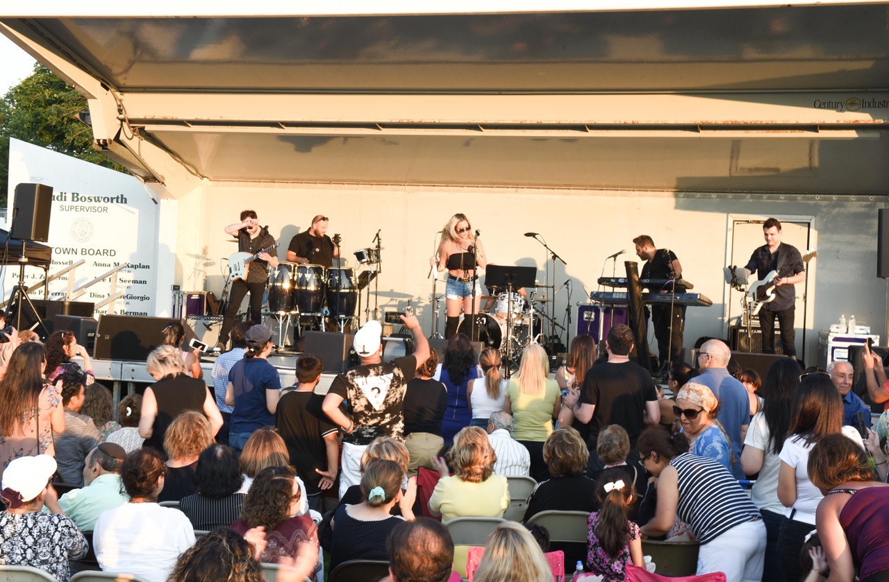 Persian pop star Sepideh performs before a receptive audience at North Hempstead Beach Park in Port Washington. (Photo courtesy of the Town of North Hempstead)