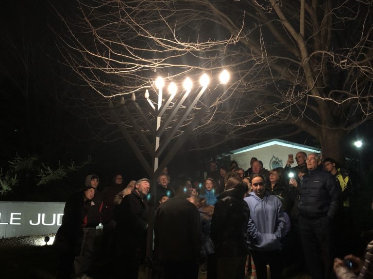 Temple Judea celebrates Hannukah outside