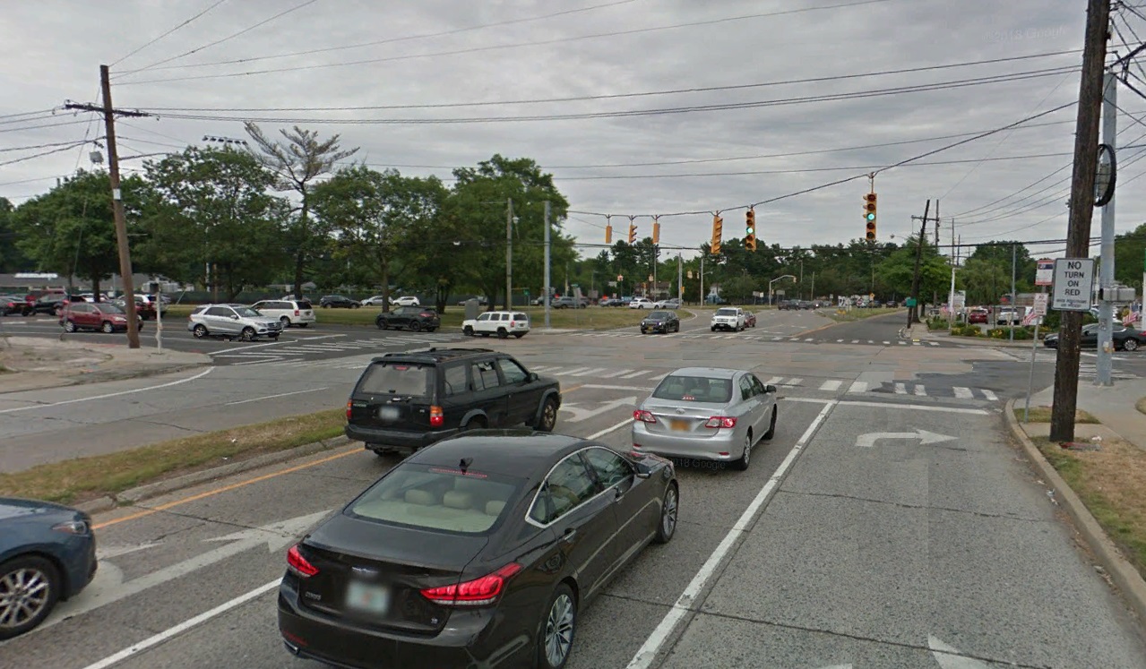 The intersection of Union Turnpike eastbound and New Hyde Park Road northbound. (Photo courtesy of the Lakeville Estates Civic Association)