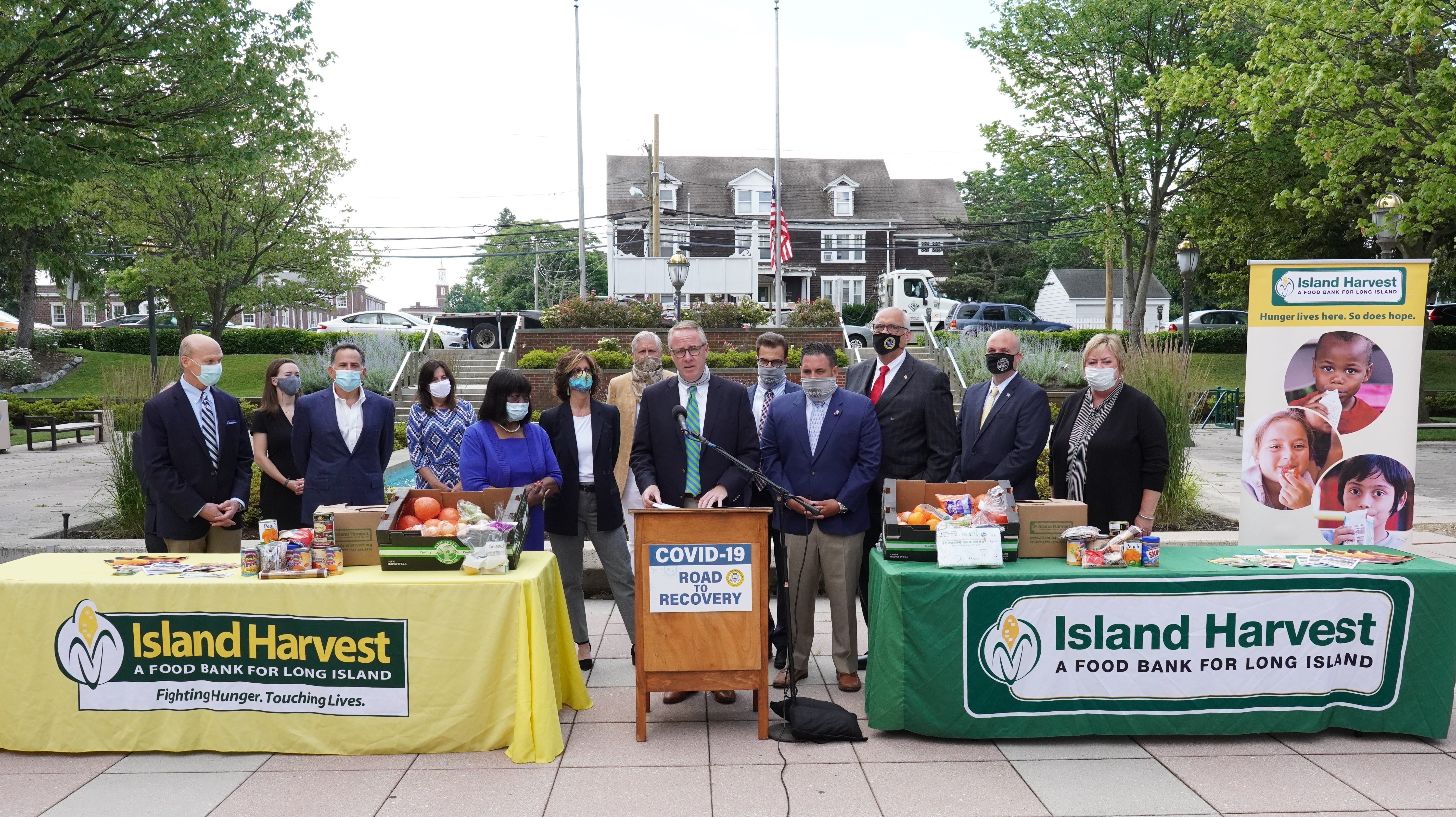Hempstead announces $2.1M in grant funding for Island Harvest due to COVID-19