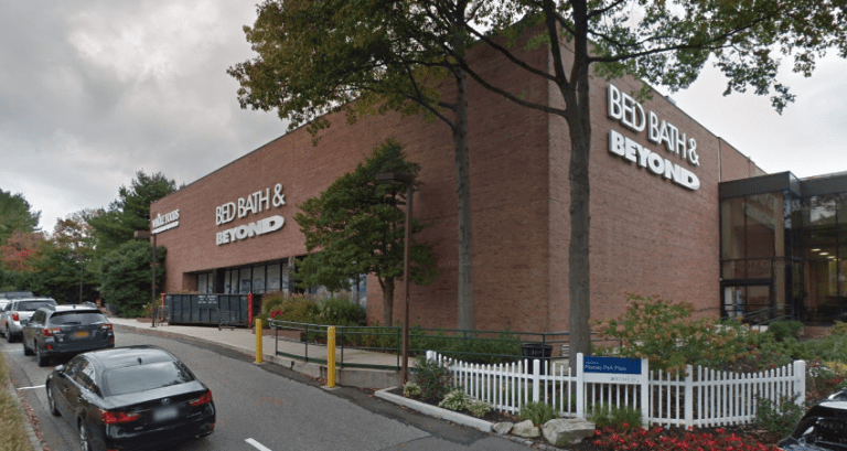 Manhasset Bed Bath & Beyond to close in February