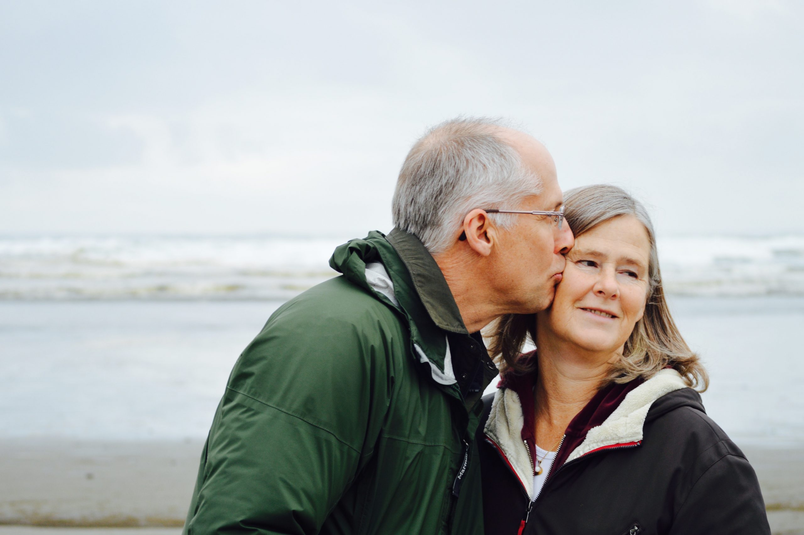 10 Best Senior Dating Sites That Older People Can Use for Free