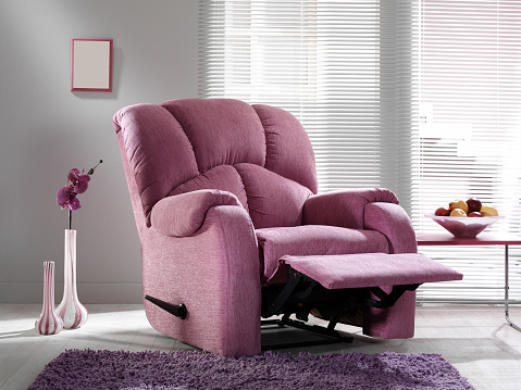 Best Recliners In Canada For Pain & Relaxation Of 2022: Top Brands For The Most Comfortable Recliners 