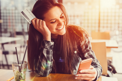 Best Credit Cards For Teens In 2022: Top 3 Companies On The Market 